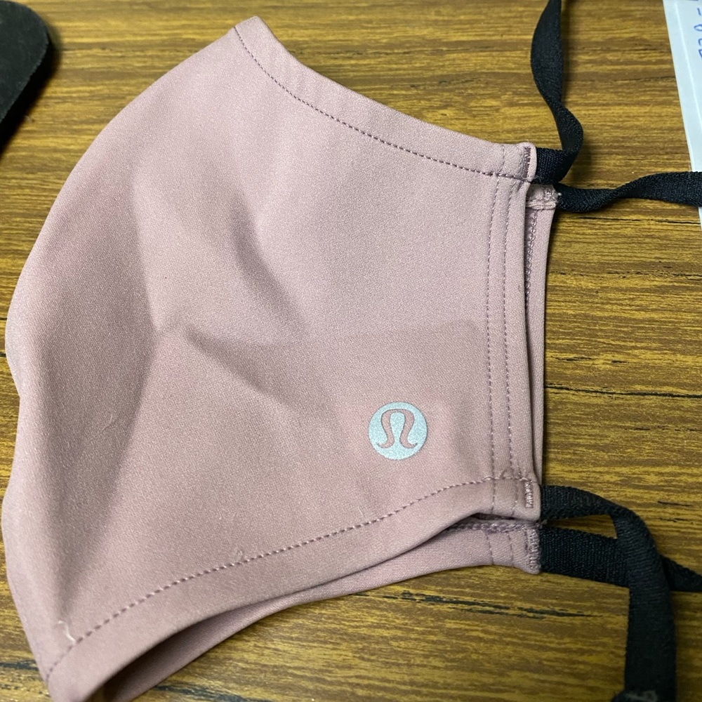 Lululemon Double Strap Face Mask